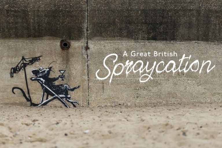 Ο Banksy επιβεβαιώνει ότι βρίσκεται πίσω από βρετανικά παραθαλάσσια έργα τέχνης | tovima.gr