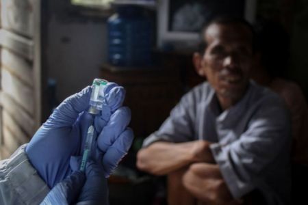 Τρίτη δόση για τις ανεπτυγμένες χώρες, καμία δόση για τις αναπτυσσόμενες