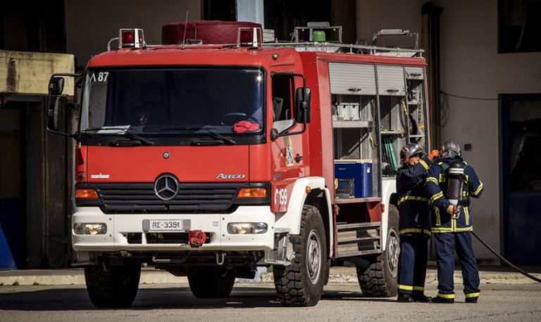 Φωτιά σε εξέλιξη στο Λουτράκι – Επί ποδός η Πυροσβεστική | tovima.gr