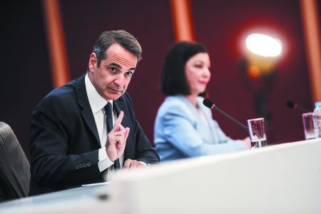 Σε αναδιάταξη το Μαξίμου – Επονται και άλλες αλλαγές – Το παρασκήνιο των κρίσιμων ωρών της 5ης Αυγούστου