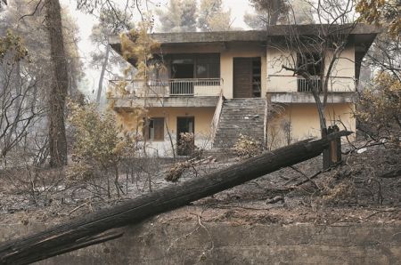 Αποζημειώσεις – Έως 20.000 ευρώ η πρώτη δόση για τα καμένα σπίτια