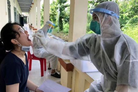 Κορωνοϊός – Σχεδόν αλώβητη, η Σιγκαπούρη θα αντιμετωπίζει την απειλή όπως τη γρίπη