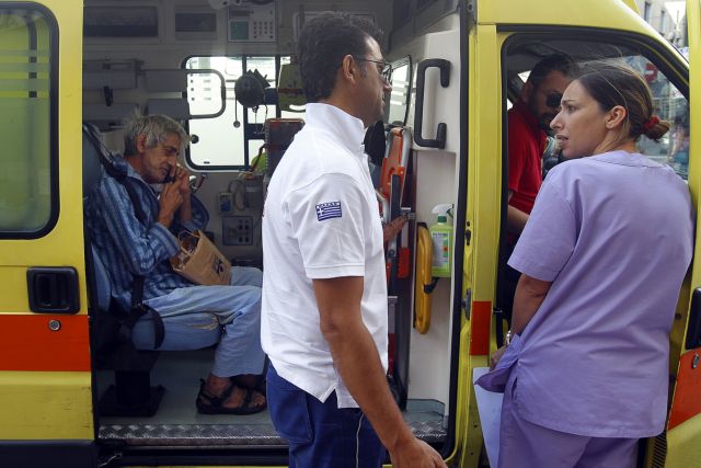 Φωτιά στα Βίλια – Σε νοσοκομεία της Αττικής μεταφέρθηκαν 14 τρόφιμοι οίκου ευγηρίας