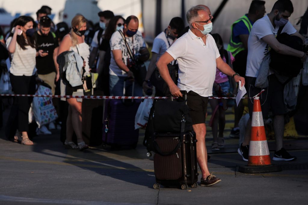 Tzanakis – Those who return from the islands must be very careful