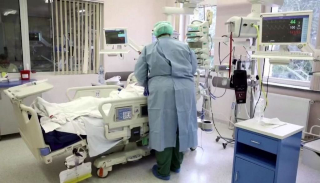 Κορωνοϊός – Η μετάλλαξη «Δέλτα» αρχίζει να πιέζει τις ΜΕΘ