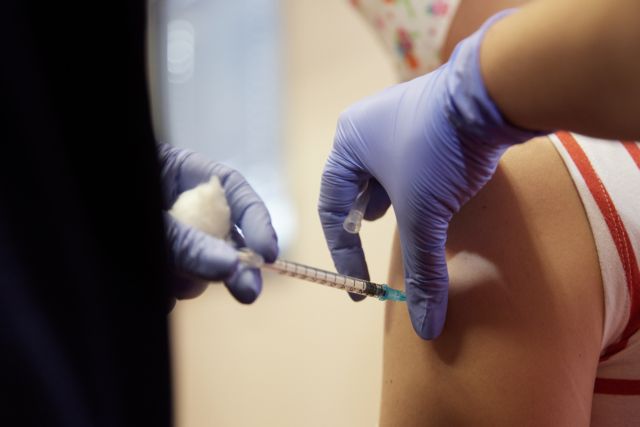 Κορωνοϊός – Πρόταση των ειδικών να εμβολιαστούν τα παιδιά στα σχολεία | tovima.gr