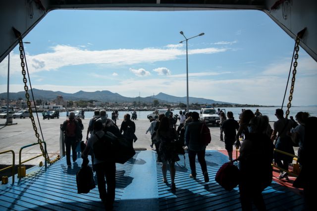 Coastal shipping lost 300,000 passengers this summer, compared to 2019 | tovima.gr