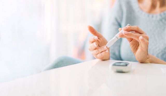 Διαβήτης – Οι κίνδυνοι όταν κάνει ζέστη, πώς μπορούν να προστατευτούν οι πάσχοντες