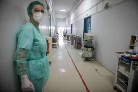 Κορωνοϊός – Πώς θα «αντικατασταθούν» οι ανεμβολίαστοι στα νοσοκομεία – Τι προβλέπει το σχέδιο