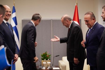 Mitsotakis calling Erdogan to avert Afghan refugee crisis at Greek-Turkish borders