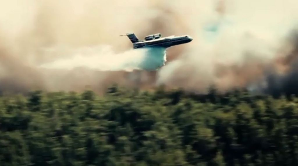 Συγκλονίζει ο πιλότος του Beriev που επιχειρούσε, ενώ καιγόταν το σπίτι του