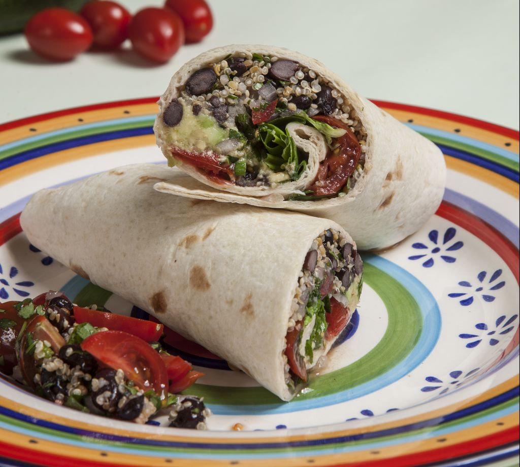 Μπουρίτο με κινόα και μαύρα φασόλια