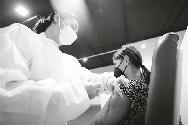 Τείχος εμπιστοσύνης πριν από το τείχος ανοσίας