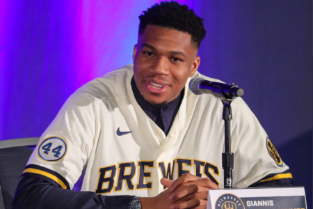 Αντετοκούνμπο – «Το Μιλγουόκι με έκανε αυτό που είμαι, και εγώ με τη σειρά μου ήθελα να επενδύσω στην πόλη»