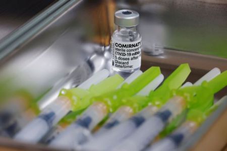 Μόσιαλος – Δανία: Αποτελεσματικά κατά των παραλλαγών Αλφα και Δέλτα τα εμβόλια Pfizer, Moderna και AstraZeneca