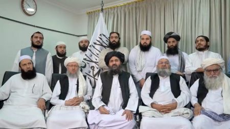 Αφγανιστάν – «Αν οι Ταλιμπάν δεν μας συμπεριλάβουν στην κυβέρνηση θα τους πολεμήσουμε» – Τι λέει ο γιος του άλλοτε ισχυρού Μουτζαχεντίν