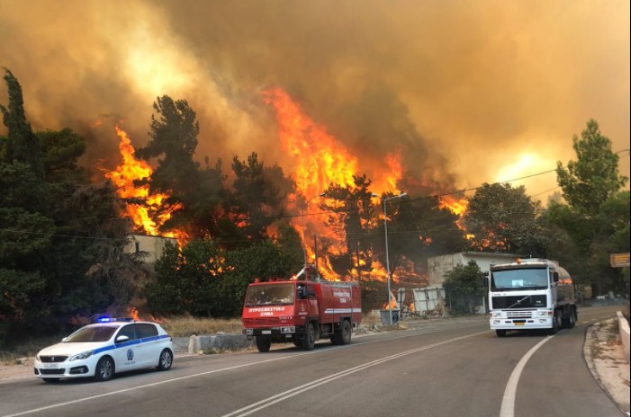 Βίλια – Μαίνεται η νέα φωτιά – Εκκενώνονται οικισμοί | tovima.gr