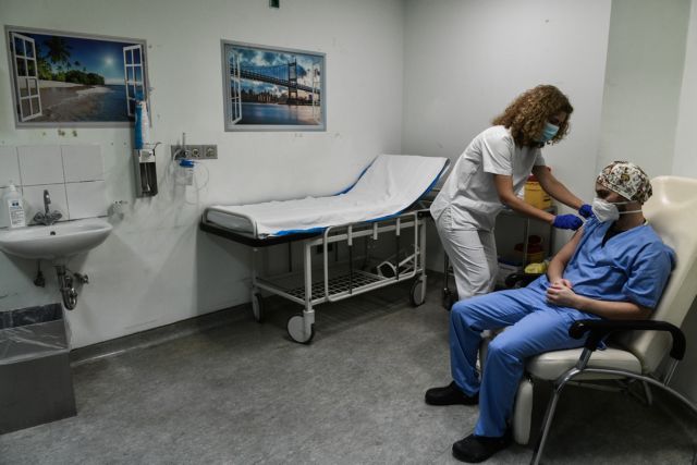 Τζανάκης για υποχρεωτικό εμβολιασμό – Να επεκταθεί και σε άλλους τομείς | tovima.gr