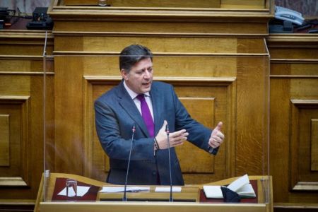 Βαρβιτσιώτης – Δεν θα υιοθετήσουμε πρακτικές του παρελθόντος στο προσφυγικό