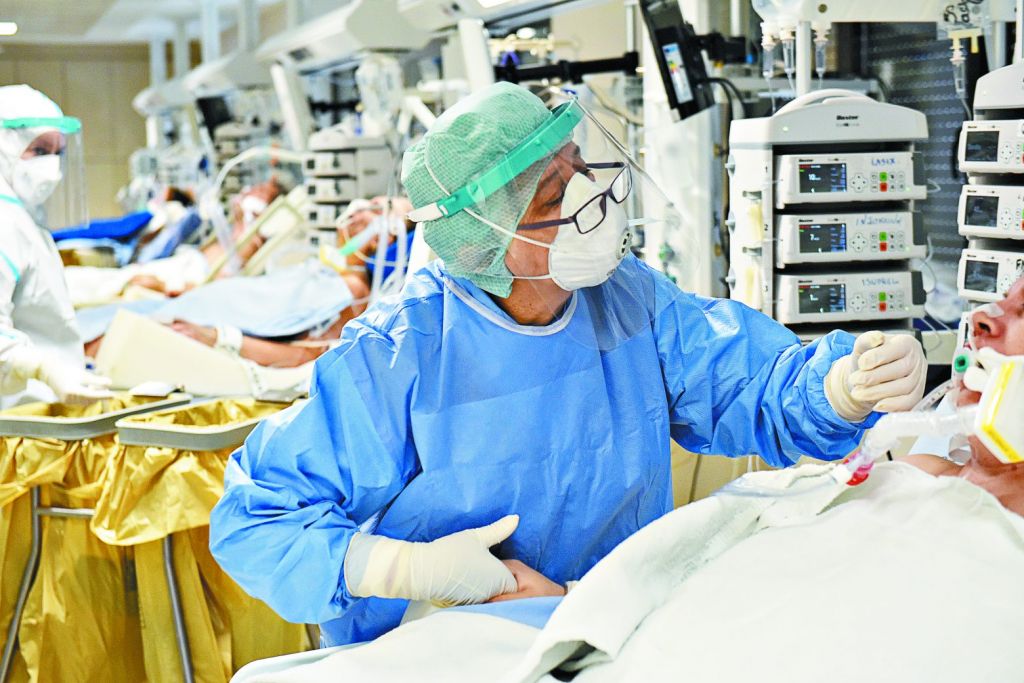 Κορωνοϊός – Οι ανεμβολίαστοι γεμίζουν τις ΜΕΘ και «γκρεμίζουν» το τείχος ανοσίας – Εφιαλτικές προβλέψεις για «μαύρο» Σεπτέμβρη