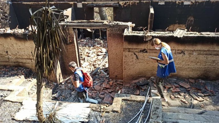 Φωτιές – Συνεχίζονται οι έλεγχοι στα κτίρια – 422 κρίθηκαν οριστικά ακατάλληλα προς χρήση | tovima.gr
