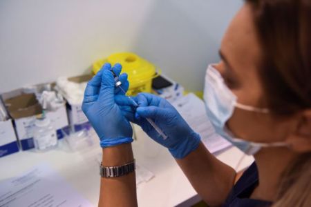 Κορωνοϊός – Η «πατέντα» των ανεμβολίαστων υγειονομικών – Δηλώνουν θετικοί για να μην εμβολιαστούν