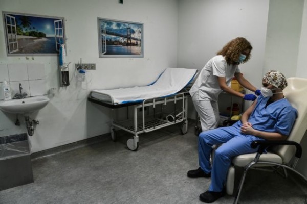 Πότε θα ξεκινήσει η χορήγηση της τρίτης δόση εμβολίου στην Ελλάδα | tovima.gr
