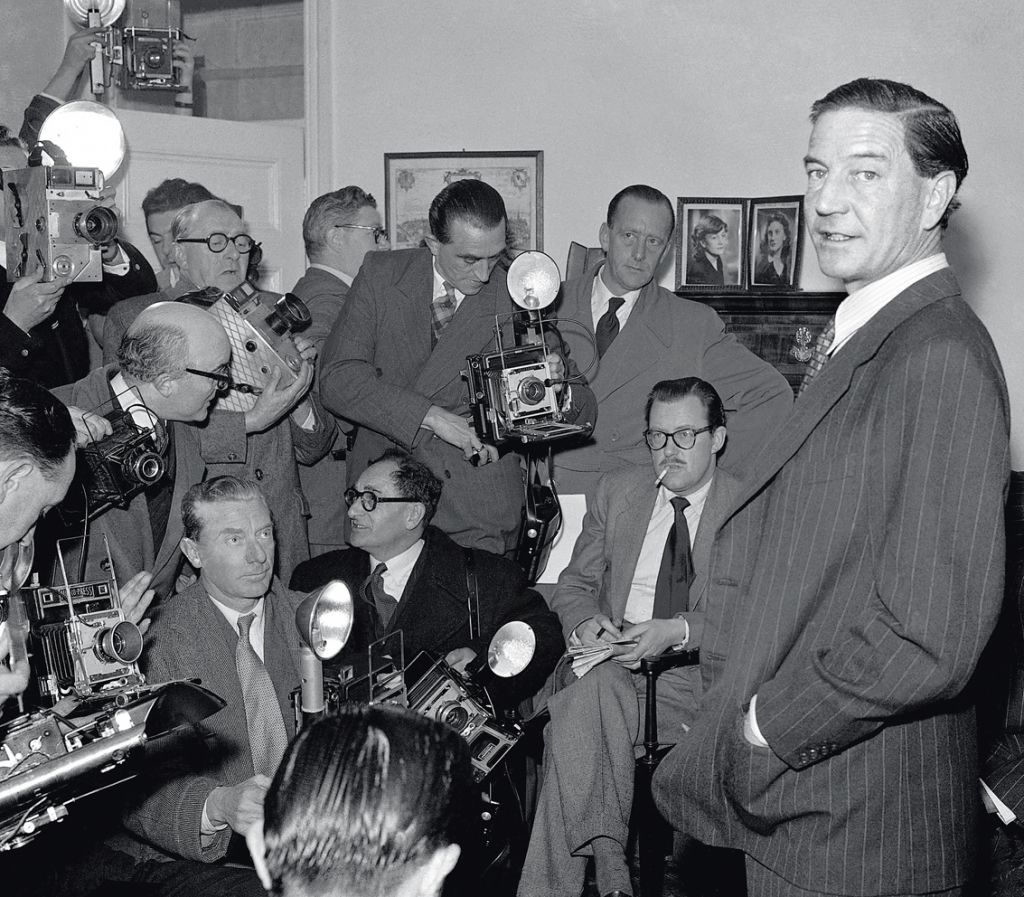 Επιστήμονας ή πράκτορας;