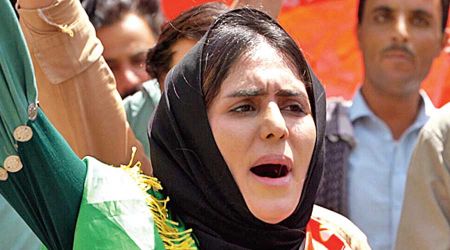 Αφγανιστάν – Συγκλονίζει η γυναίκα που αντιστέκεται στους Ταλιμπάν