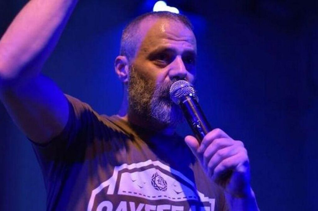 Οδυσσέας Τσιαμπόκαλος – Συγκινεί η μητέρα του ράπερ – «Να βρεθεί αυτός που σκότωσε το παιδάκι μου»