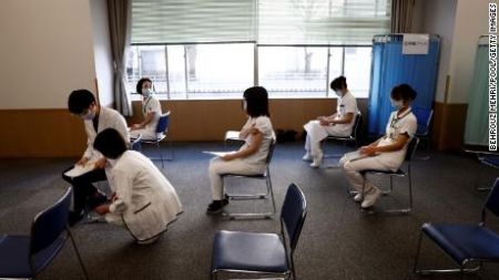 Ιαπωνία – Δύο νέοι πέθαναν μετά τον εμβολιασμό τους με Moderna – Τι ερευνάται