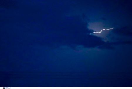 Άστατος ο καιρός και την Κυριακή- Δείτε που θα σημειωθούν βροχές και καταιγίδες