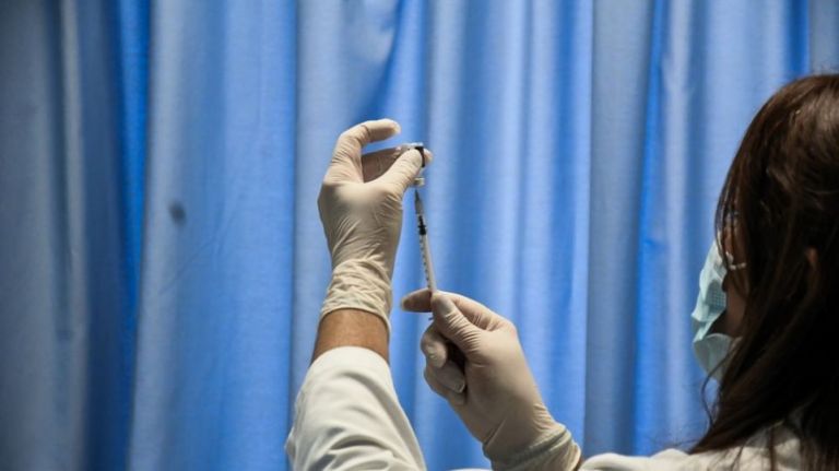 Το μεγάλο στοίχημα των εμβολιασμών | tovima.gr