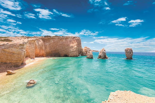 Χρυσοκόκκινα κύματα και private dinner