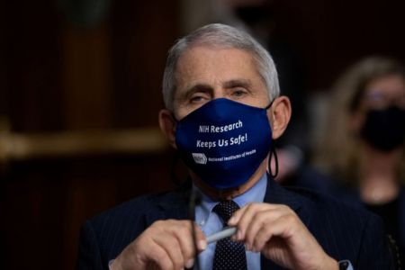 Άντονι Φάουτσι – «Καλή ιδέα» ο υποχρεωτικός εμβολιασμός στους μαθητές σχολείων