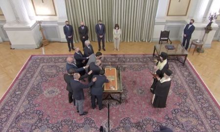 Ορκίστηκαν τα νέα μέλη της κυβέρνησης