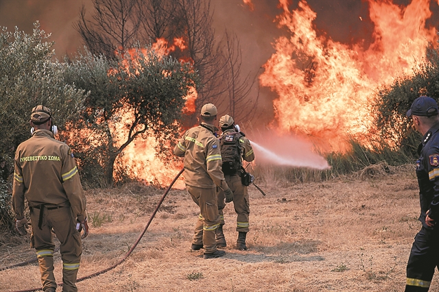 Στο έλεος της φωτιάςη χώρα