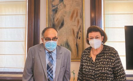 Αγωνία για τη Βακτριανή