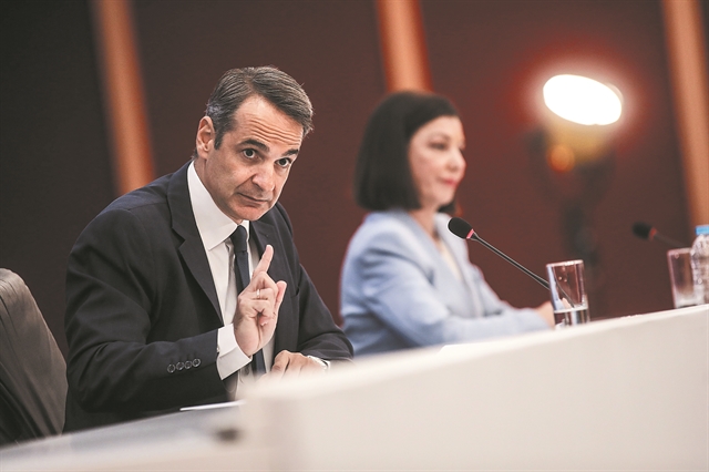 Ντόμινο αλλαγών μετά την κρίση των πυρκαγιών – Ο πρώτος μίνι ανασχηματισμός