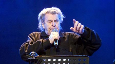 Μίκης Θεοδωράκης – Η χώρα υποκλίνεται στον παγκόσμιο Έλληνα – Από την Τρίτη σε λαϊκό προσκύνημα