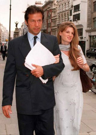 Μεταξύ Δύσης και Αφγανιστάν