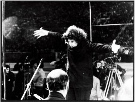 Mikis Theodorakis – The historic concert in Karaiskaki Stadium