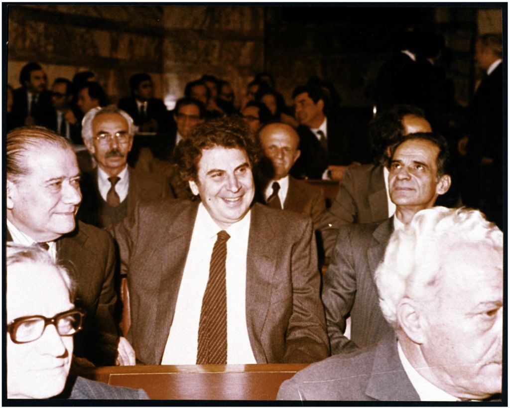 Μίκης Θεοδωράκης και Αριστερά – Μια διαρκής και δύσκολη σχέση