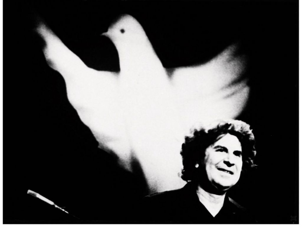 Μπορεί αυτή η χώρα να βγάλει ξανά Θεοδωράκηδες;