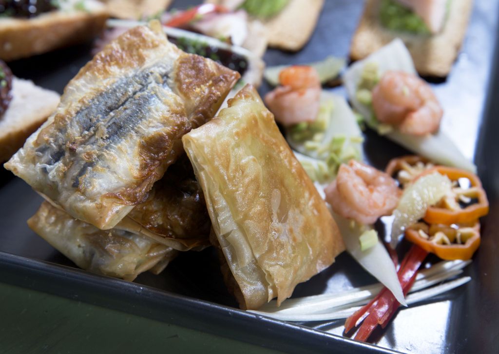 «Φακελάκι» με γαύρο και δεντρολίβανο