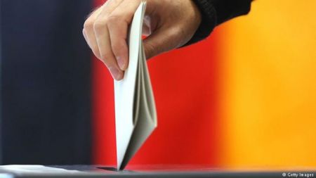 Γερμανικές εκλογές – Σταθερά μπροστά οι Σοσιαλδημοκράτες – «Πέφτουν» οι Πράσινοι