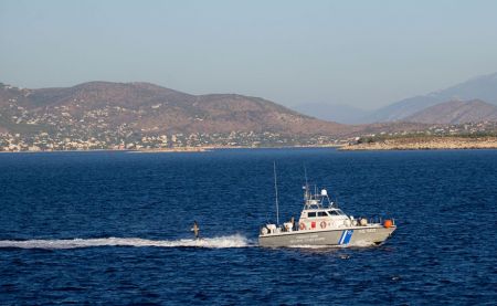 Σούνιο – Έρευνες για τον εντοπισμό δύο αγνοούμενων στη θάλασσα