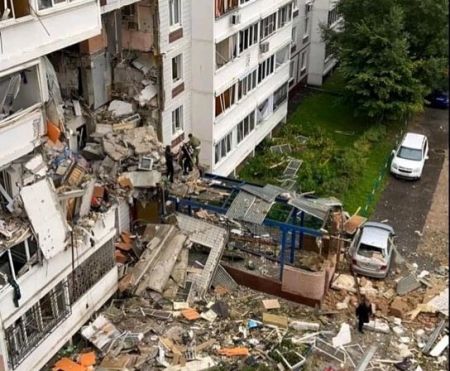 Ρωσία – Δύο νεκροί από έκρηξη σε πολυκατοικία (βίντεο)