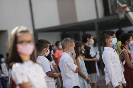 Συναγερμός για το άνοιγμα των σχολείων – Φόβοι για νέα αύξηση κρουσμάτων σε παιδιά – Τι λέει ο Τσιόδρας