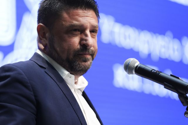 Χαρδαλιάς – Συγκινημένος στο «αντίο» από την Πολιτική Προστασία